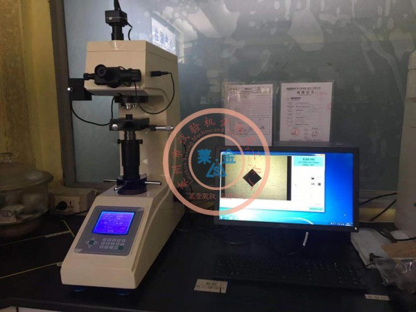 HVS-50A自動轉塔維氏硬度計在客戶質(zhì)檢室調(diào)試安裝完畢